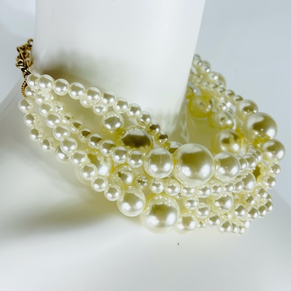 Fashion Women’s Necklace - Picture 2 of 4